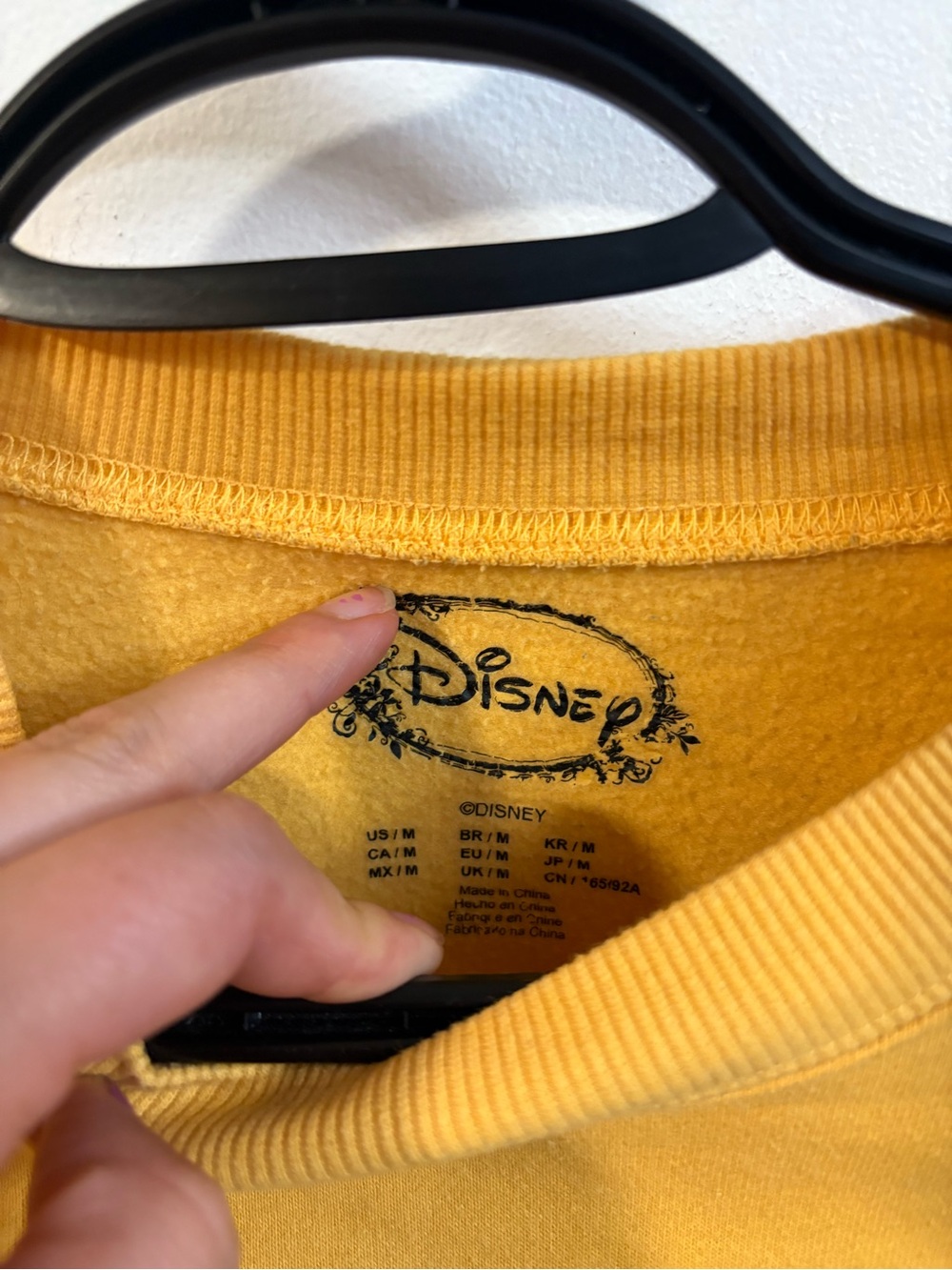Disney The Lion King Graphic Crewneck Sweater - Yellow size medium - Picture 3 of 5